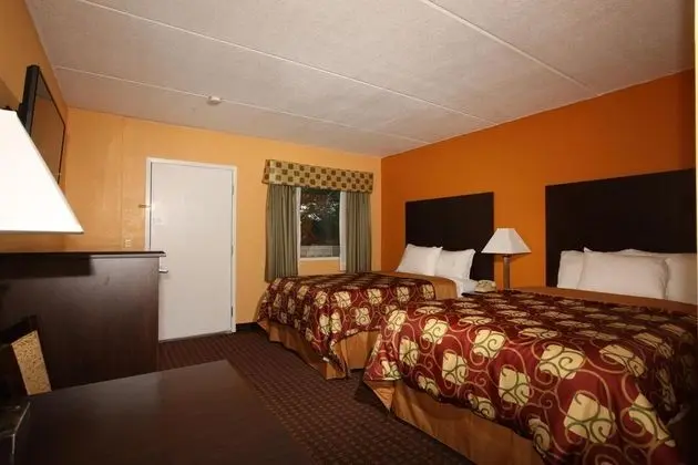 Days Inn by Wyndham Queensbury/Lake George