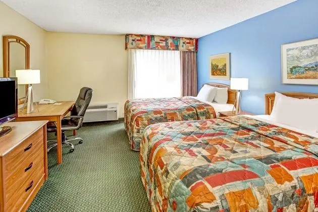 Days Inn by Wyndham Raleigh-Arpt-Rsch Tri Pk