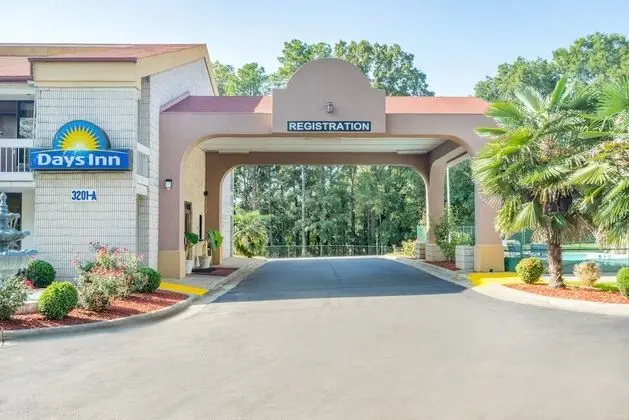 Days Inn by Wyndham Raleigh Midtown - Dış Mekan