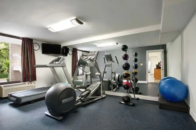 Days Inn by Wyndham Raleigh Midtown - Fitness