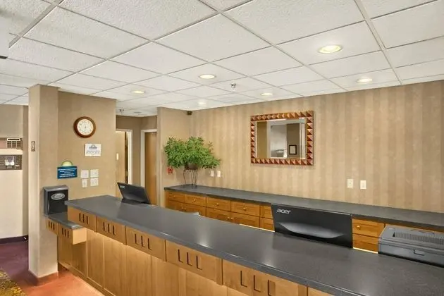 Days Inn by Wyndham Rapid City - Lobi
