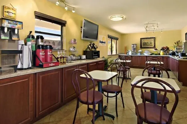 Days Inn by Wyndham Rio Rancho