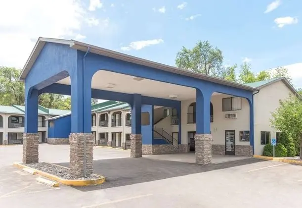 Days Inn by Wyndham Ruidoso Downs