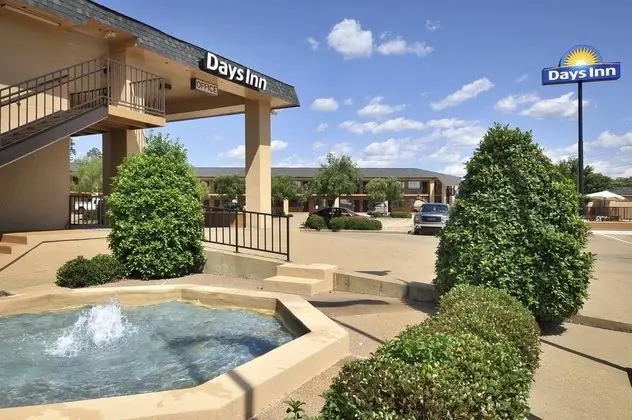 Days Inn by Wyndham Ruston LA