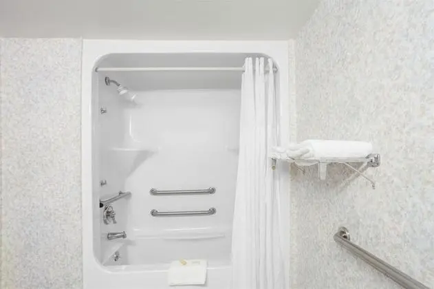 Days Inn by Wyndham Saint Pauls - Genel