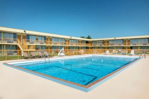 Days Inn by Wyndham Salem