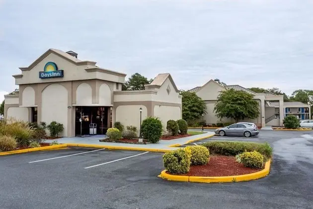 Days Inn by Wyndham Salisbury - Dış Mekan