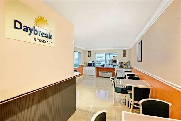Days Inn by Wyndham San Antonio Airport