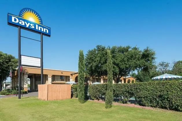 Days Inn by Wyndham San Marcos - Dış Mekan