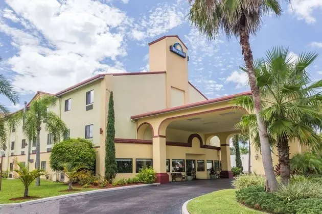 Days Inn by Wyndham Sarasota I-75 - Öne Çıkan Resim