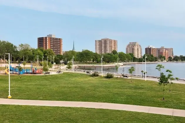 Days Inn by Wyndham Sarnia Harbourfront
