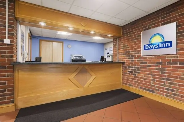 Days Inn by Wyndham Sevenoaks Clacket Lane - Lobi