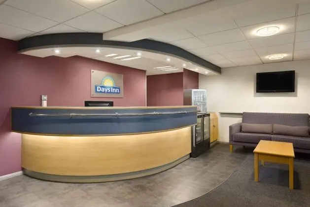 Days Inn by Wyndham Sheffield M1 - Lobi