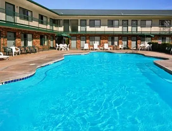 Days Inn by Wyndham Show Low