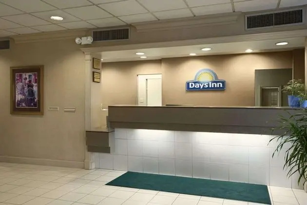 Days Inn by Wyndham Sidney OH - Lobi