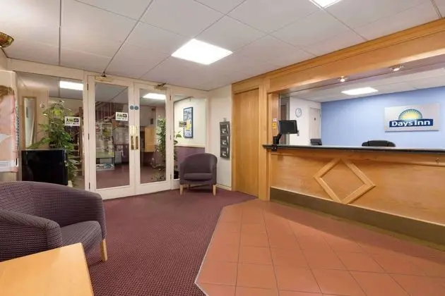 Days Inn by Wyndham Southampton Rownhams - Lobi