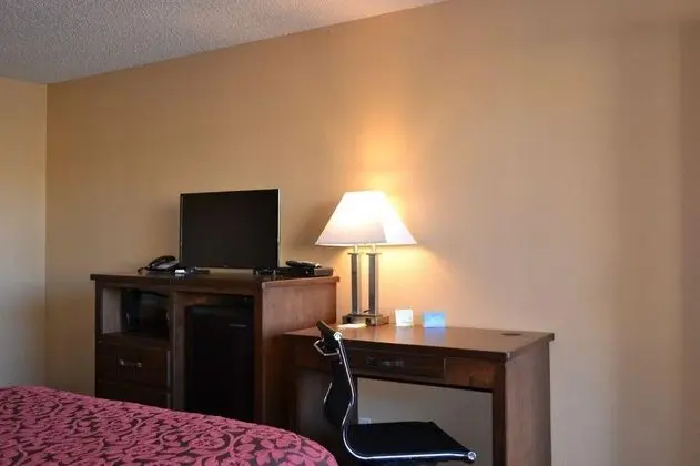 Days Inn by Wyndham Spokane