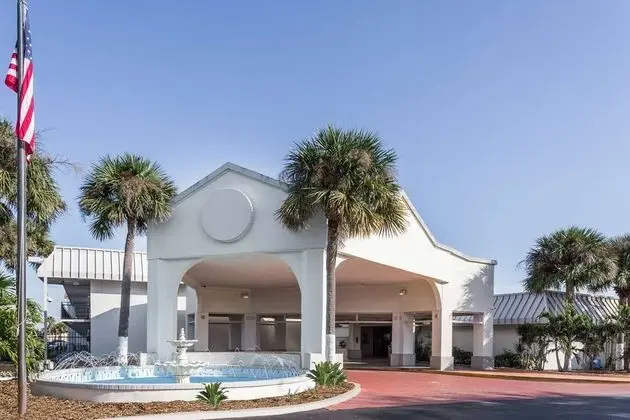 Days Inn by Wyndham St. Petersburg / Tampa Bay 