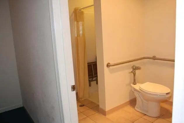 Days Inn by Wyndham Staunton North