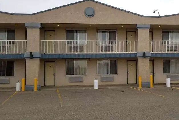 Days Inn by Wyndham Swift Current - Dış Mekan