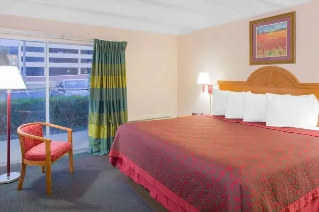 Days Inn by Wyndham Tallahassee University Center - Oda