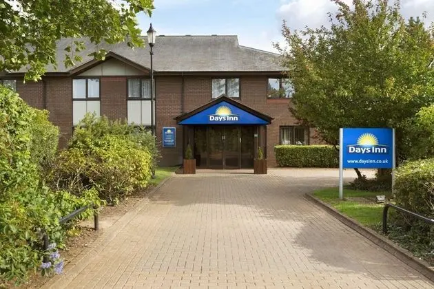 Days Inn by Wyndham Taunton - Dış Mekan