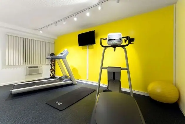 Days Inn by Wyndham Tonawanda/Buffalo - Fitness