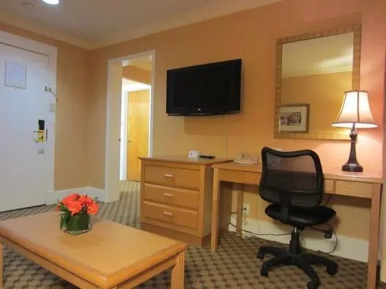 Days Inn by Wyndham Vancouver Downtown