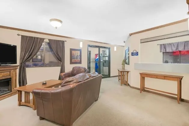 Days Inn by Wyndham Wall - Lobi