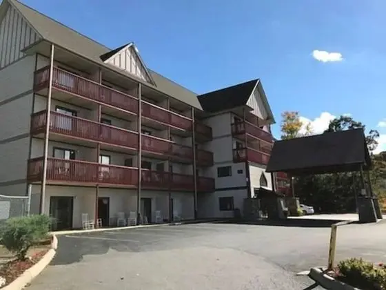 Days Inn by Wyndham Waynesville NC - Dış Mekan