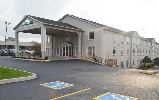 Days Inn by Wyndham Woodstock