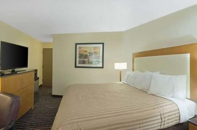Days Inn by Wyndham Yakima - Oda