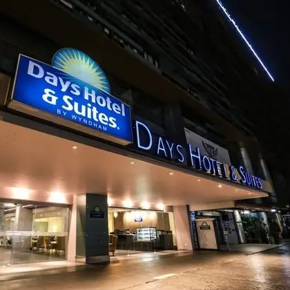 Days Hotel and Suites Fraser Business Park KL - Dış Mekan