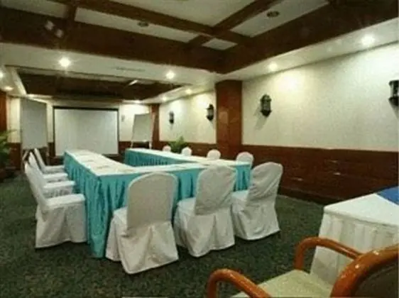 Days Hotel Tagaytay - Genel
