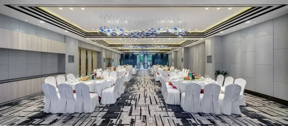 Days Hotel by Wyndham Guangzhou Hantian - Yerinde Yemek