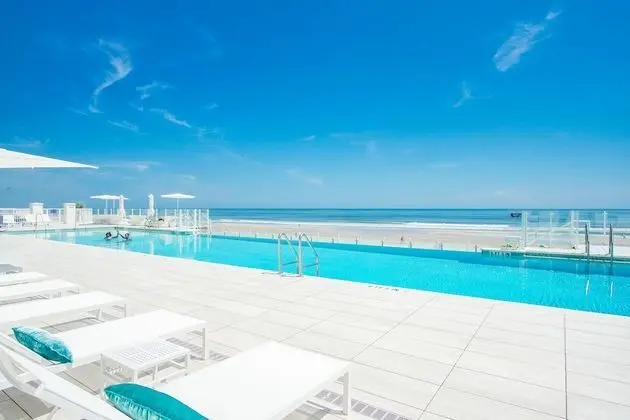 Daytona Grande Oceanfront Resort - Havuz