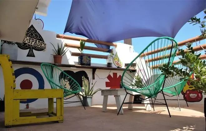 Daytripper Hostel - Dış Mekan