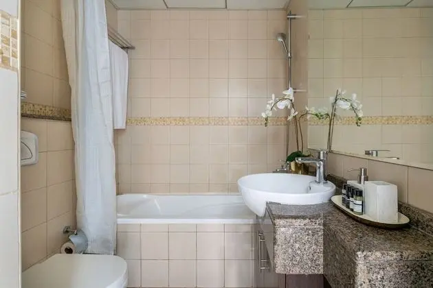 Dazzling & Artistic Studio Apartment In Dubai Marina - İç Mekan