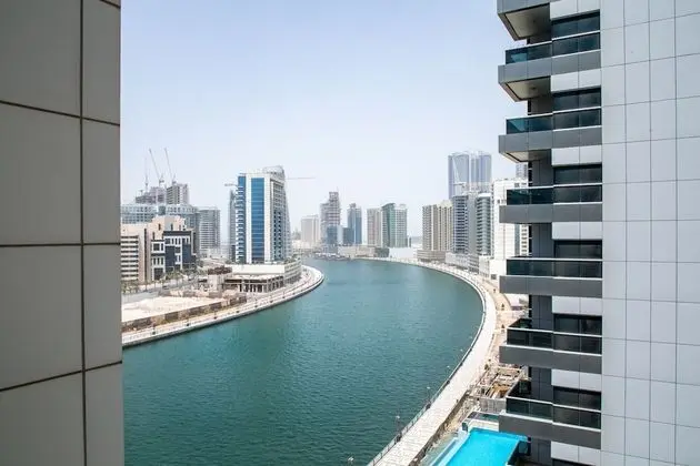 Dazzling & Picturesque 1BR Apartment In Business Bay