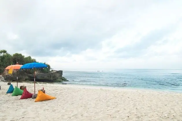 D'Byas Beach Club and Villa - Plaj