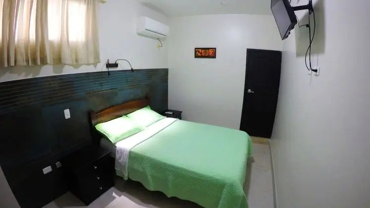 DC Suites Aeropuerto - Oda