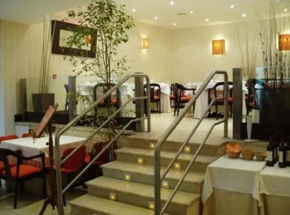 Hotel Villa de Barajas - Lobi