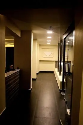 Hotel De Grand - Lobi