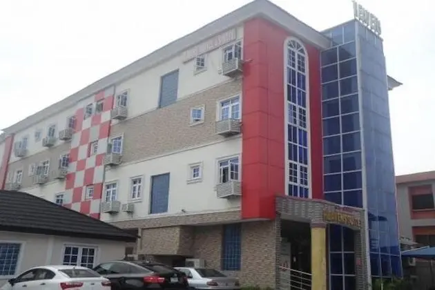 De Heavens Royale Hotel & Towers