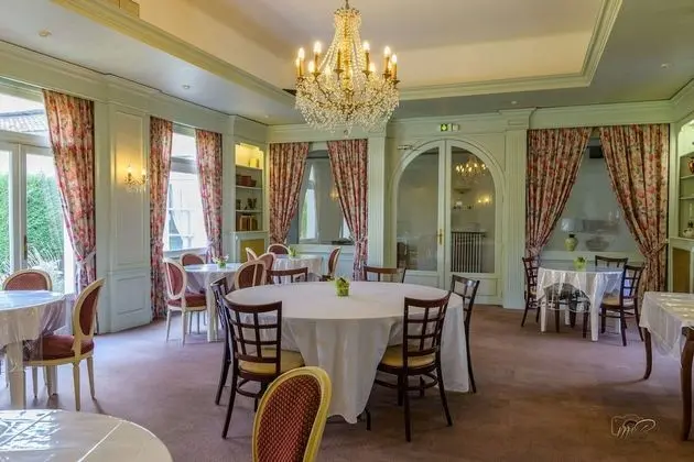 Hotel de la Cloche - Yerinde Yemek