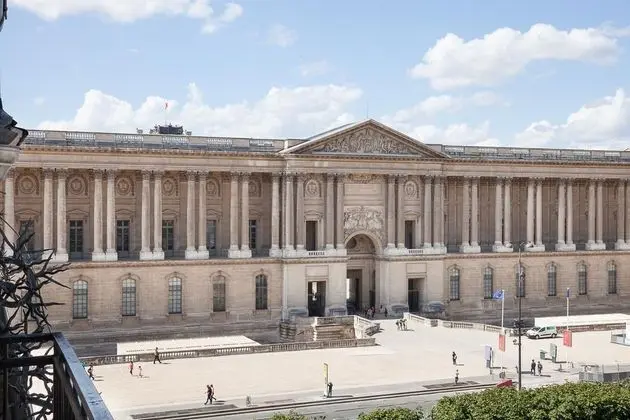 Hotel De La Place Du Louvre