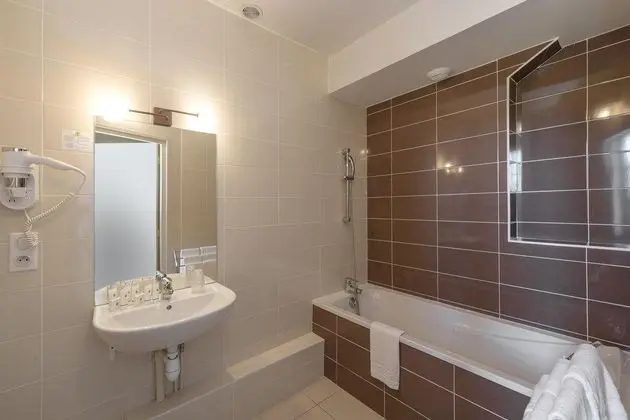 De La Poste & Du Lion D'or