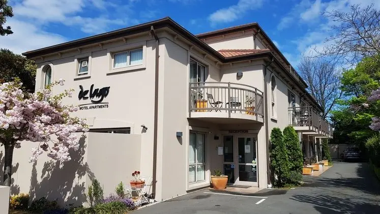 DE LAGO MOTEL