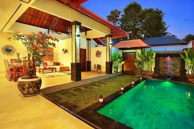 Villa De Liza Seminyak Beachside - Havuz