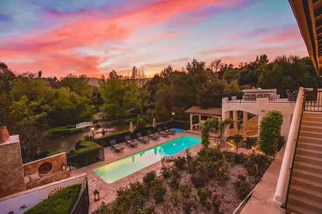 De Luz by Avantstay 5 Acre Estate w/ Lake, Pool & Hot Tub - Dış Mekan
